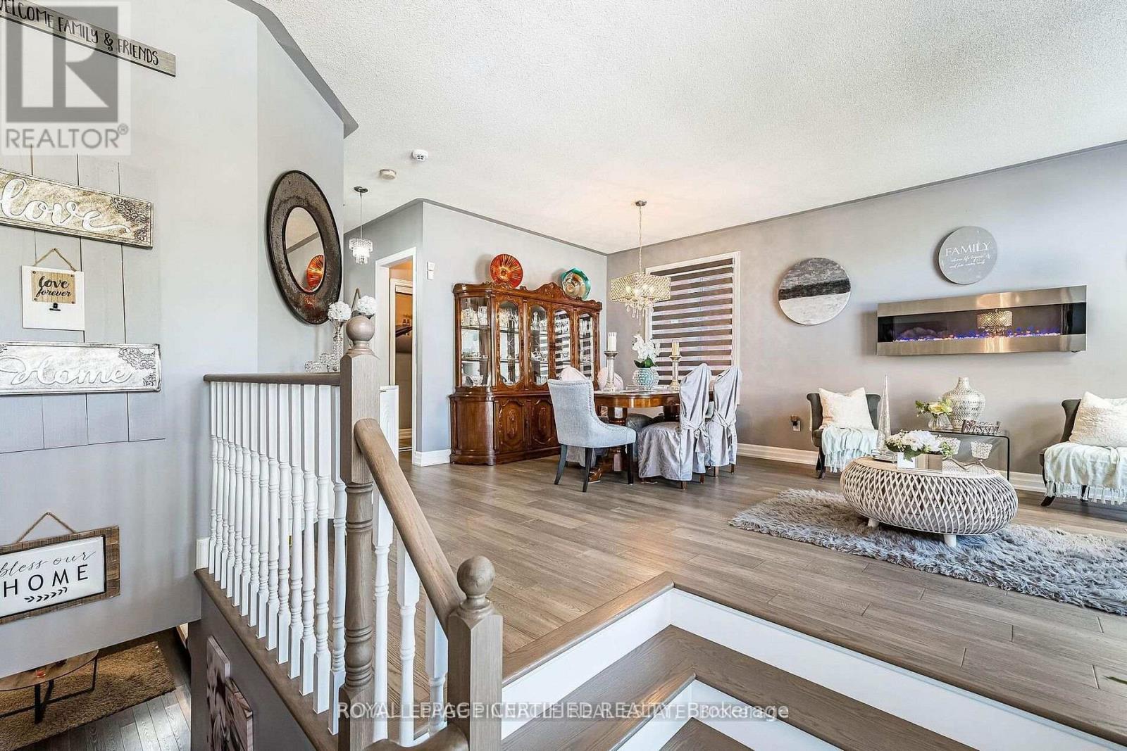 2368 FOXHOLE CIRCLE - 6