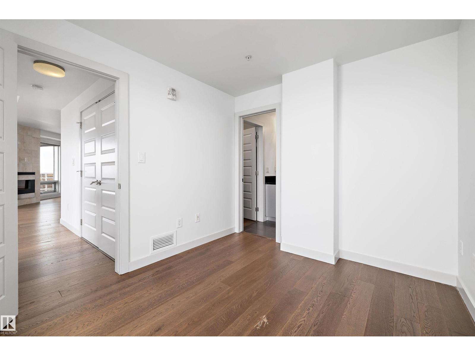 #1704 10388 105 ST NW - 21