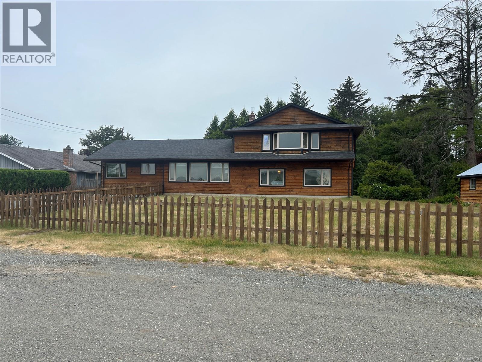 3910 Island Hwy S - 1