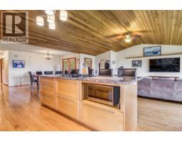 3910 Island Hwy S, Campbell River, BC V9H1M1 Photo 11