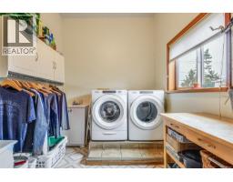 3910 Island Hwy S, Campbell River, BC V9H1M1 Photo 17