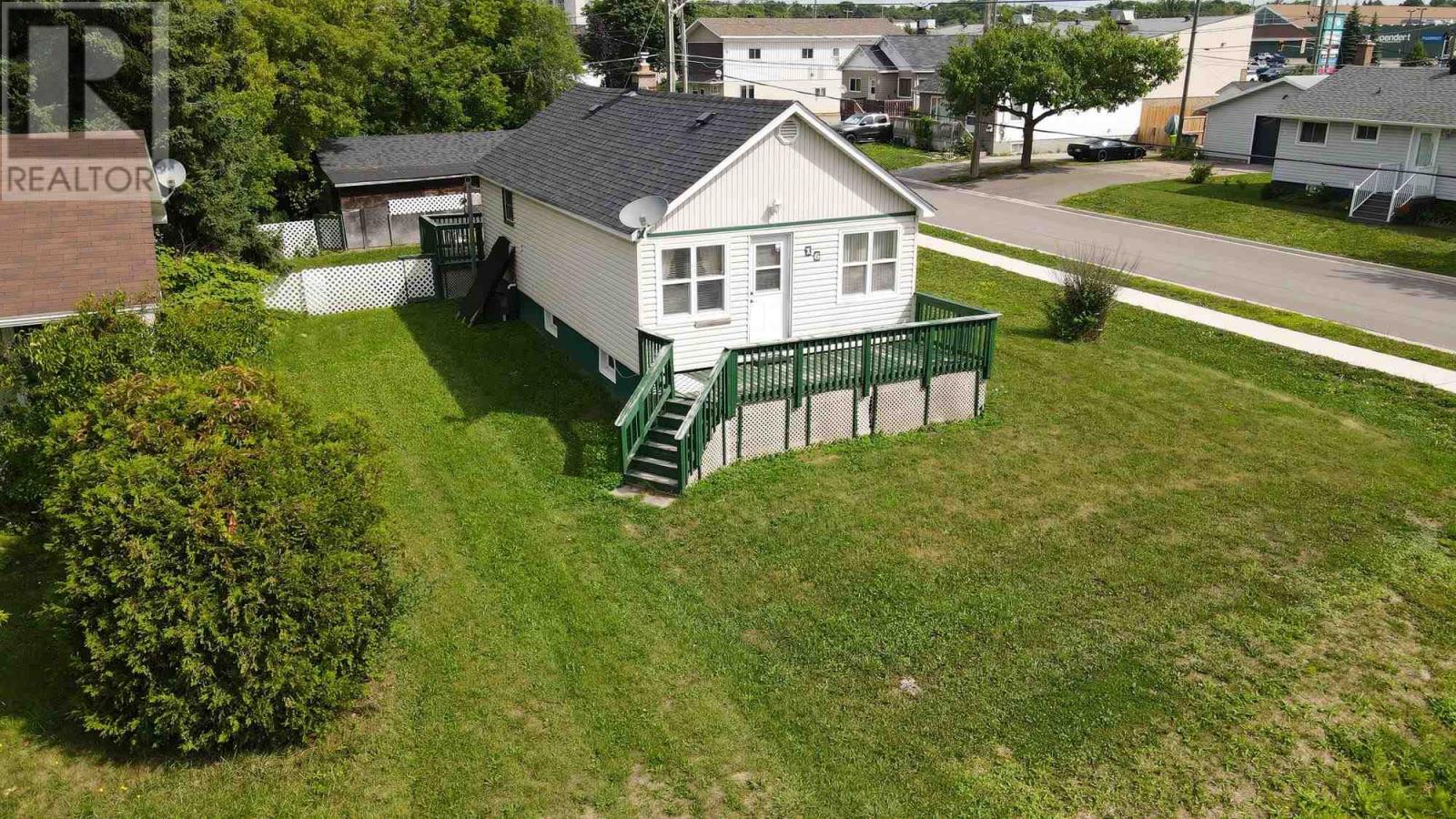 16 Stevens ST