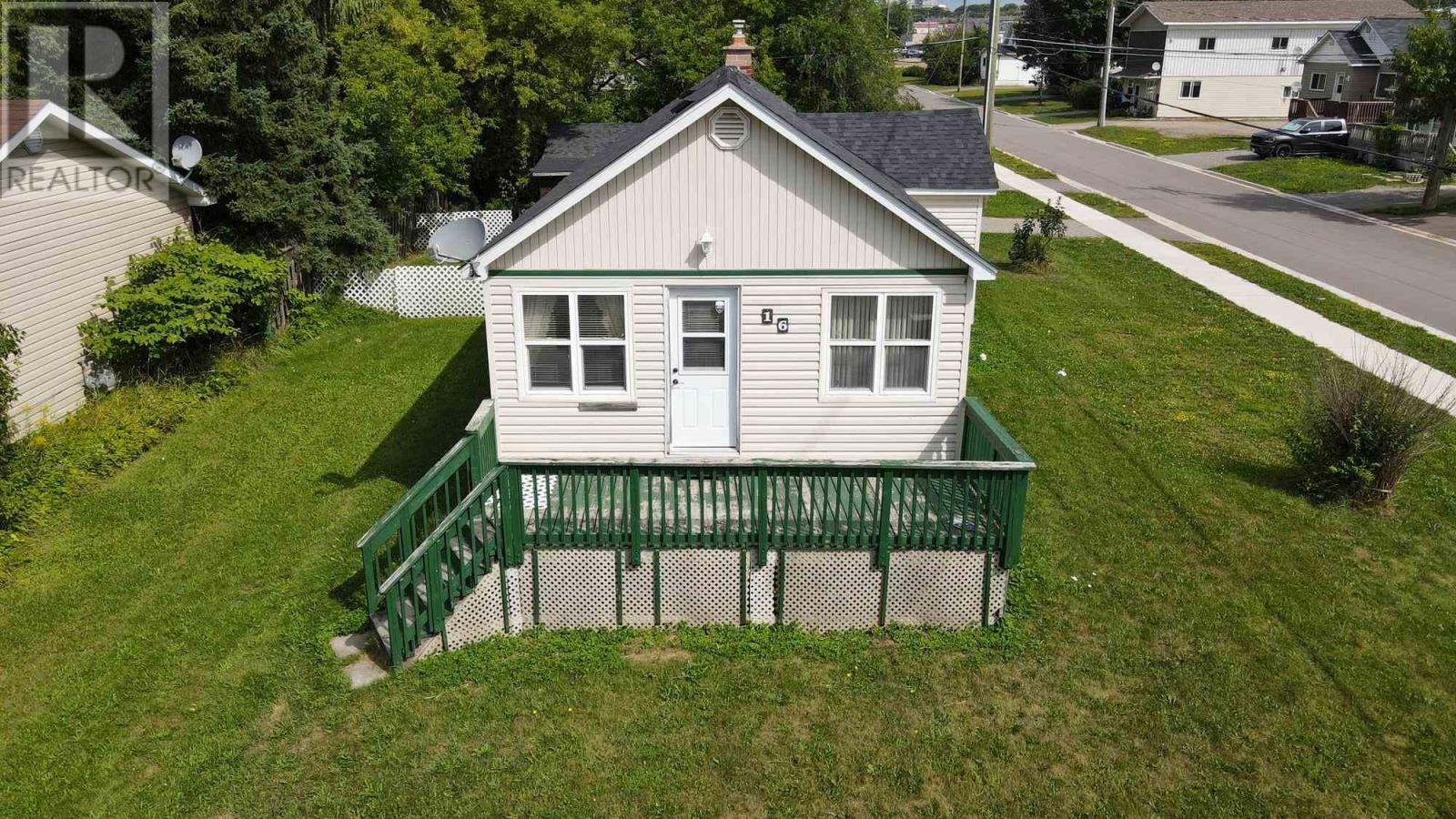 16 Stevens ST - 3