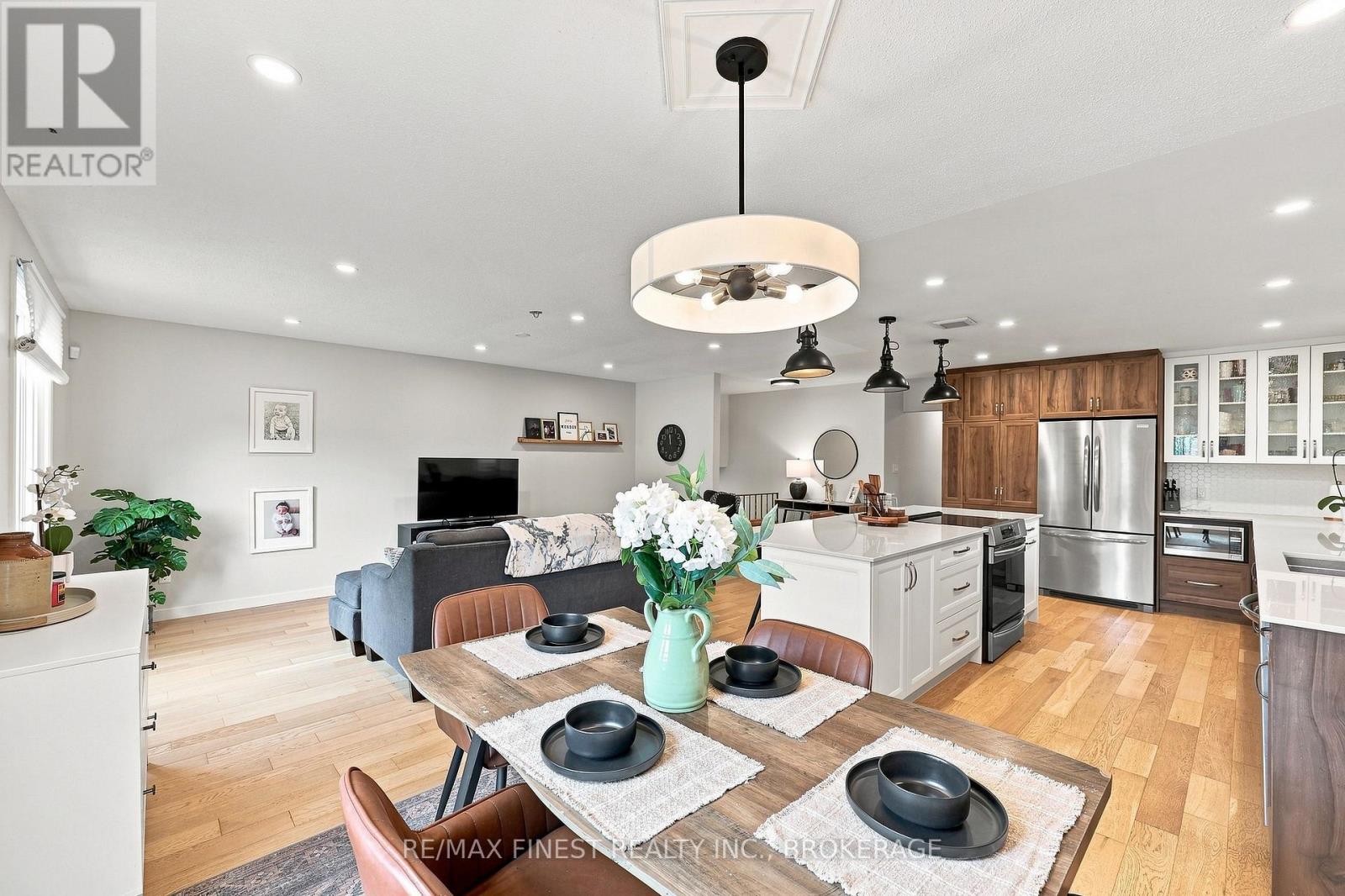 907 PEMBRIDGE CRESCENT - Image 16