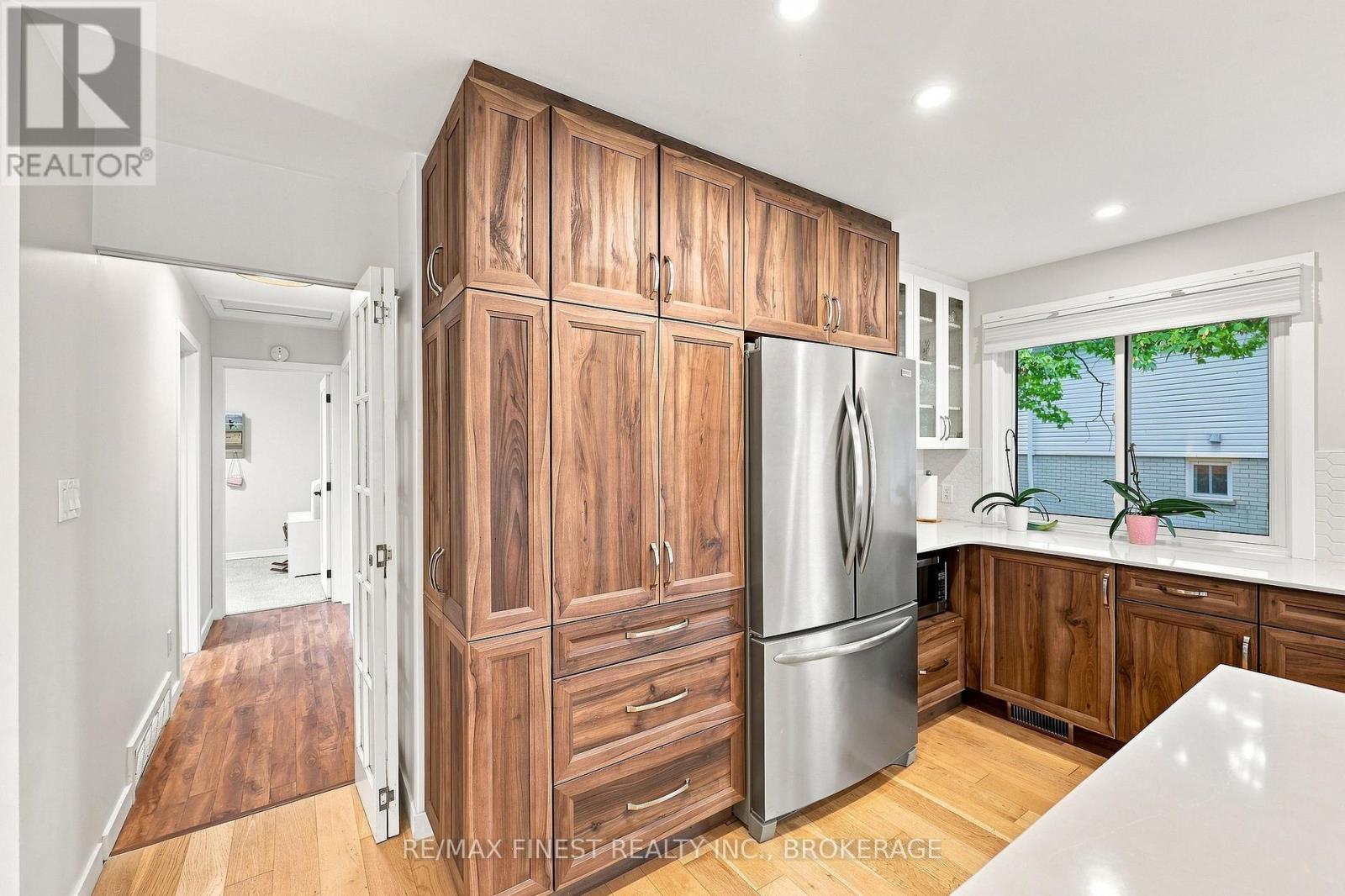 907 PEMBRIDGE CRESCENT - Image 22