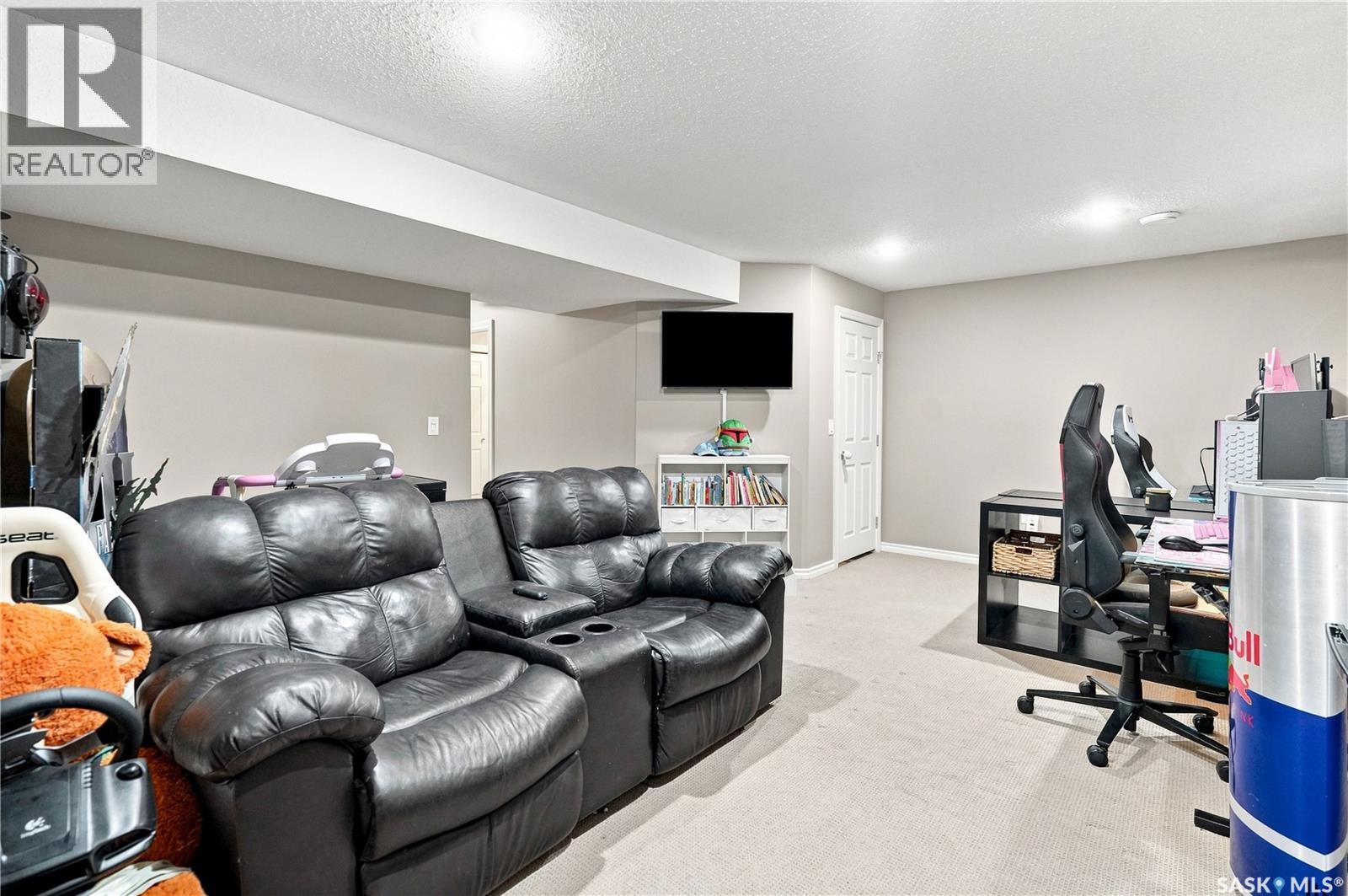 #44 3101 Tregarva DRIVE E - 28