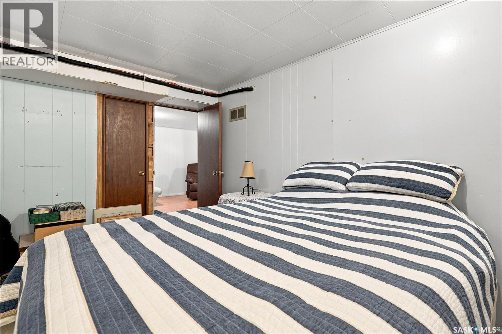 1810 Cairns AVENUE - 39