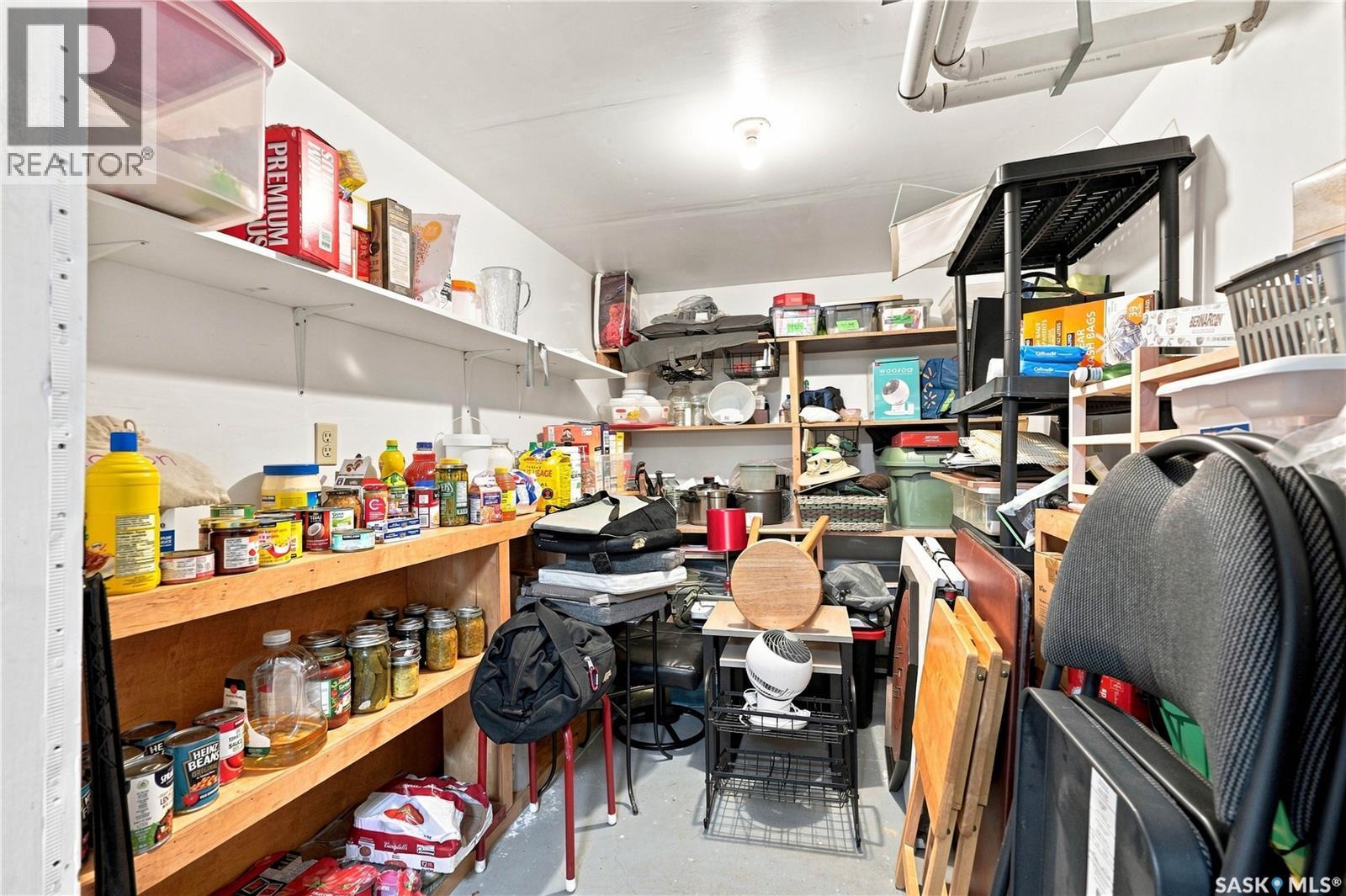 1810 Cairns AVENUE - 43