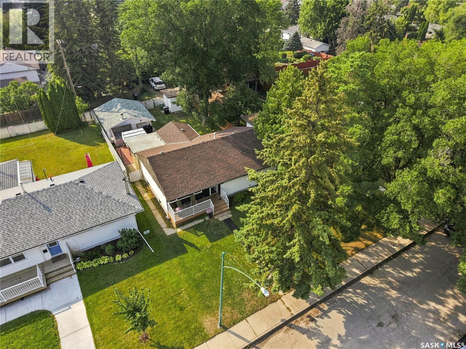 1810 Cairns AVENUE - Image 53