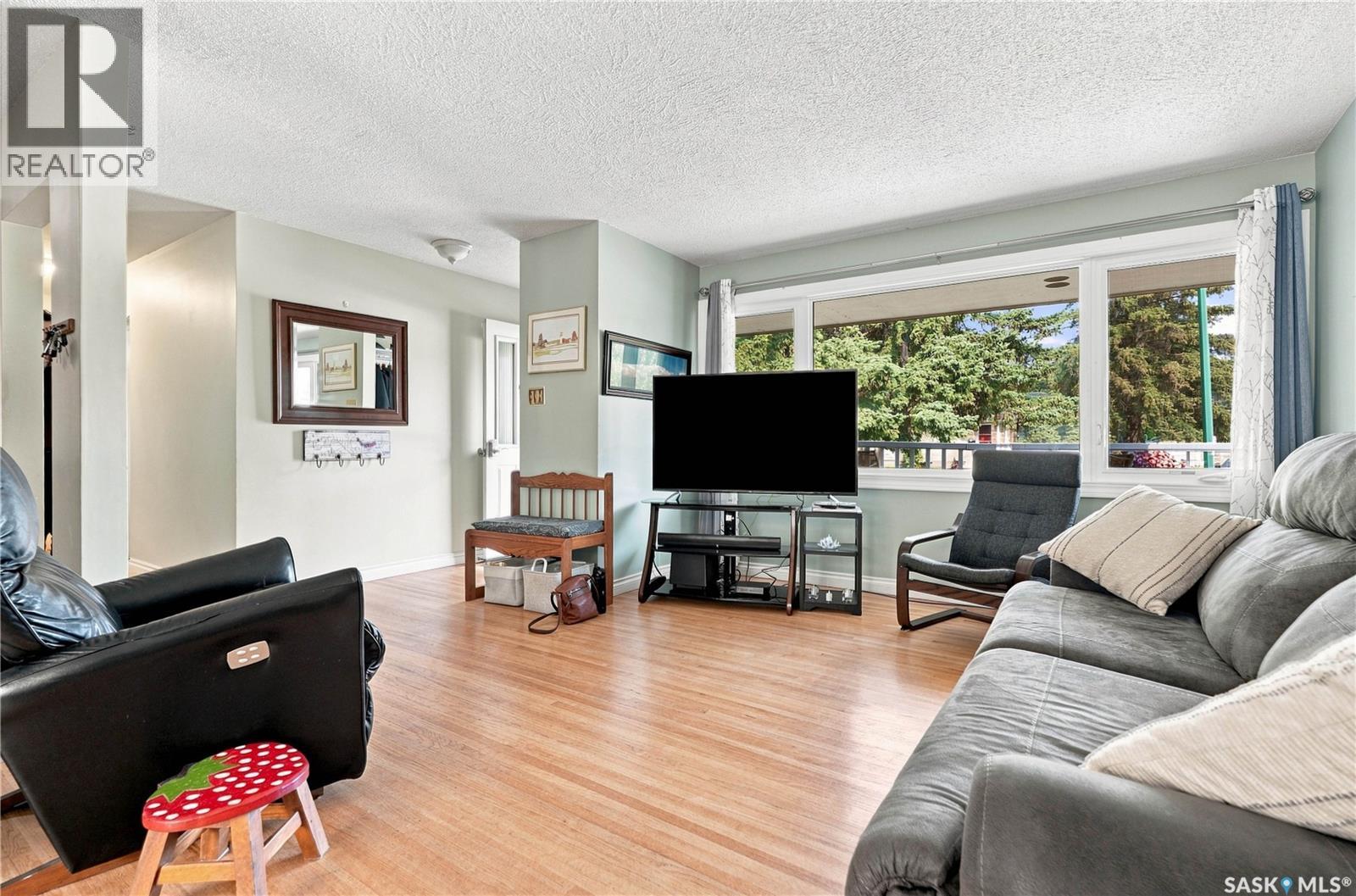 1810 Cairns AVENUE - 7
