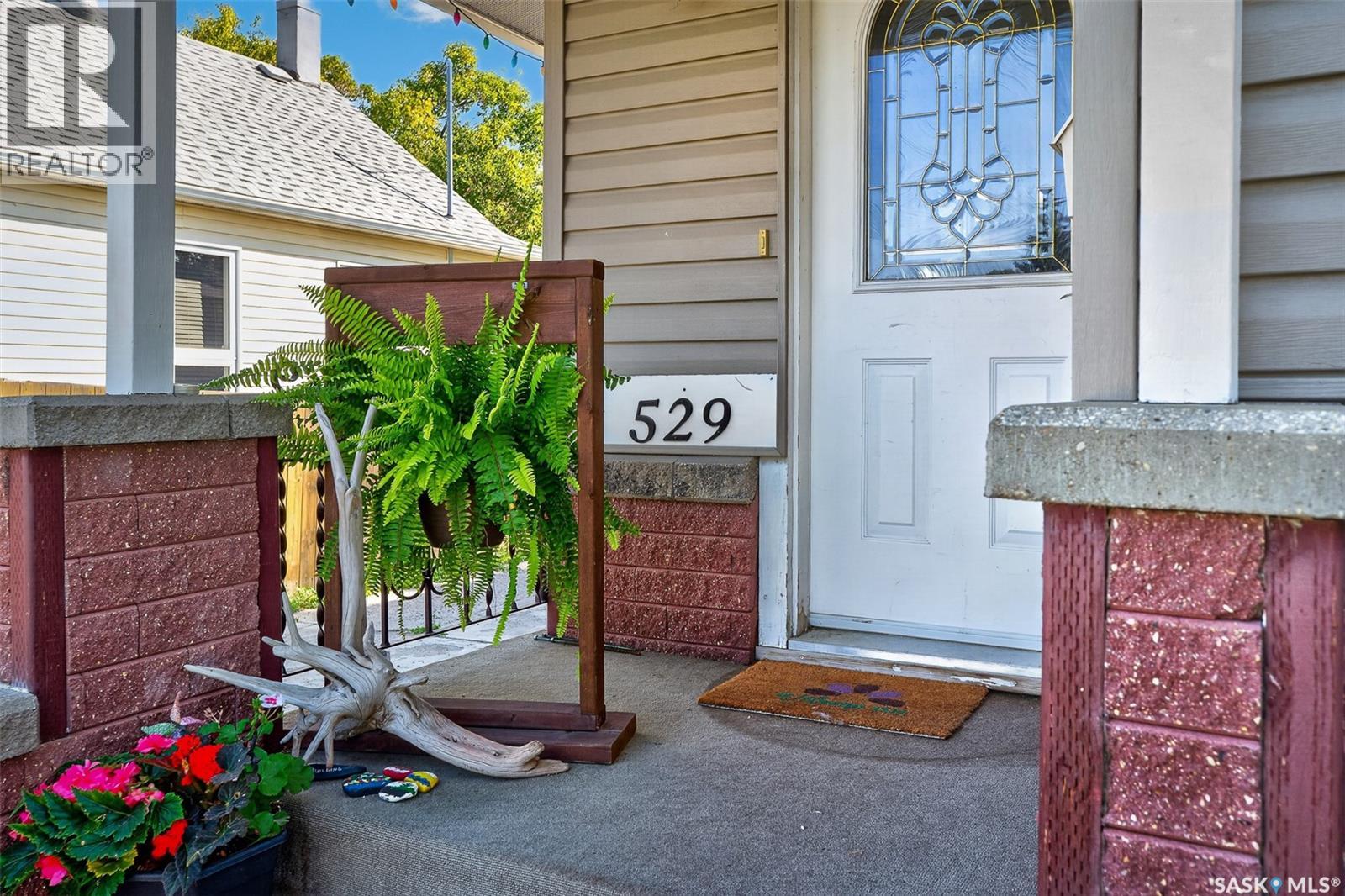 529 Athabasca STREET W - 3
