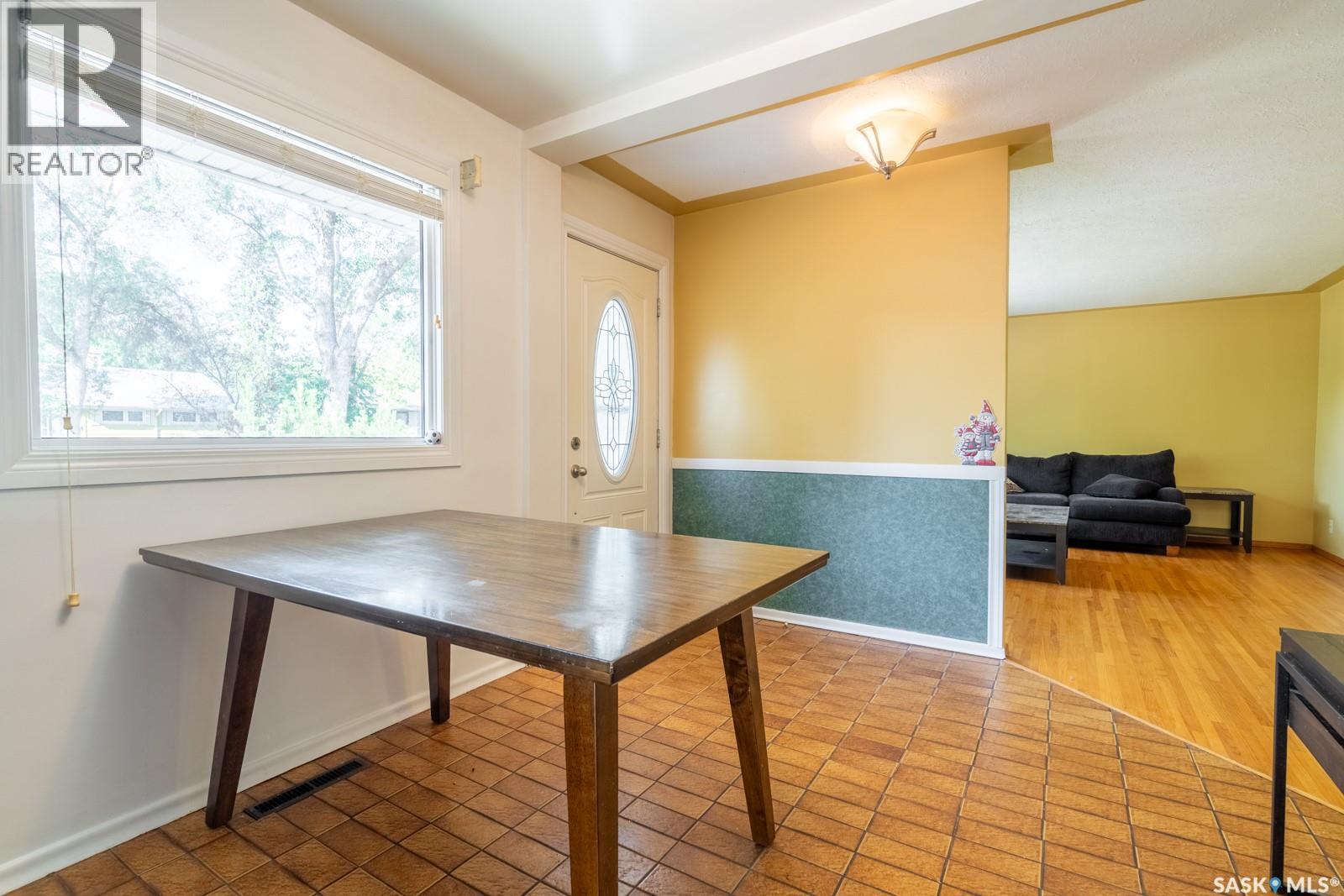 237 Orchard CRESCENT - Image 6