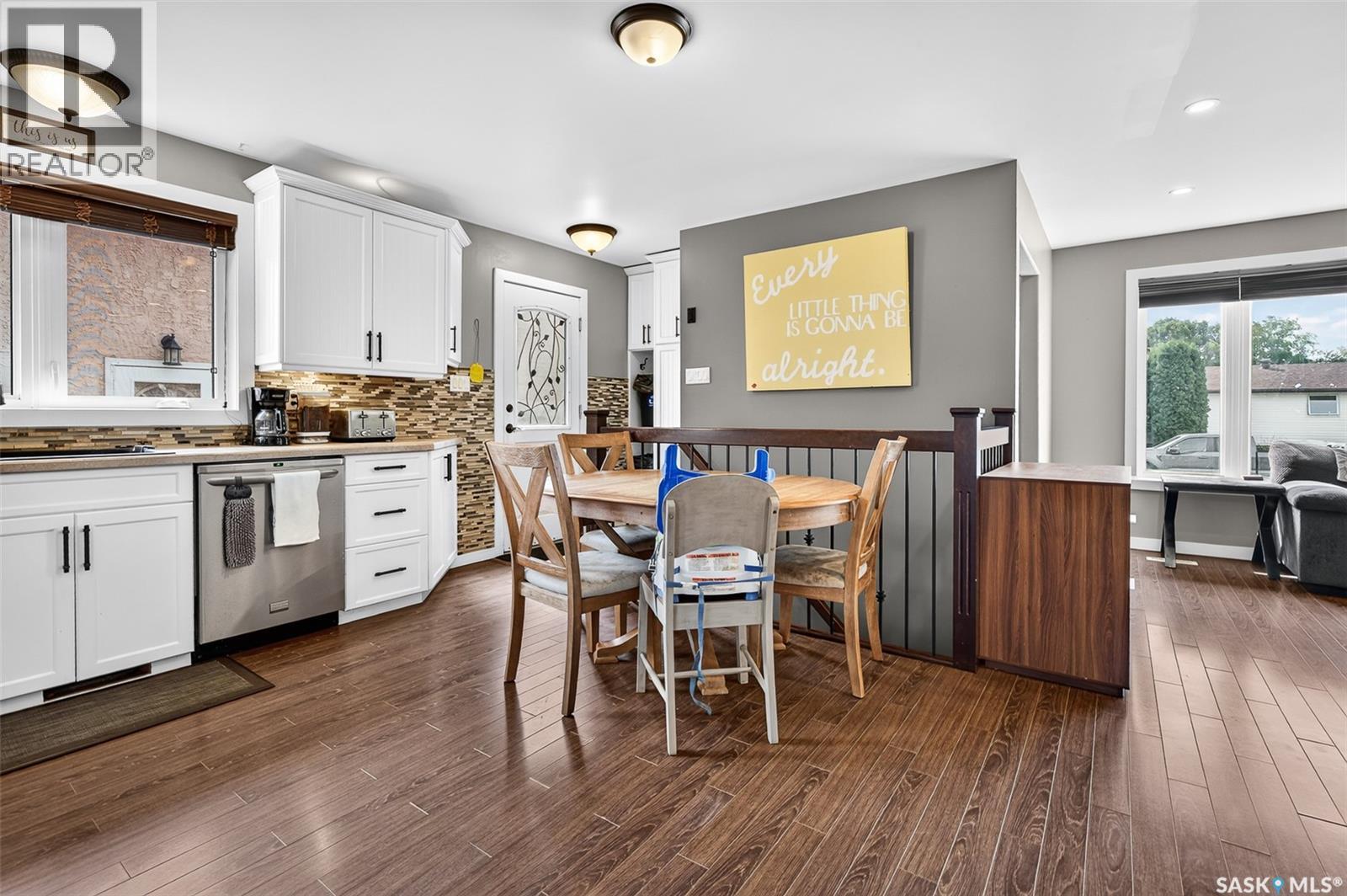 1214 Grandview STREET W - 10