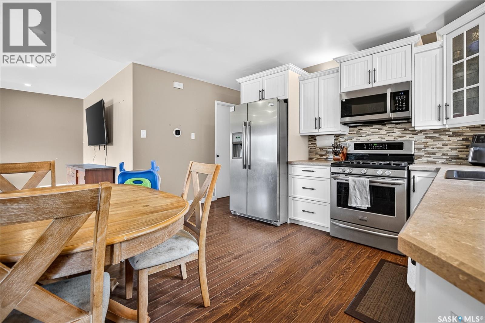 1214 Grandview STREET W - Image 13