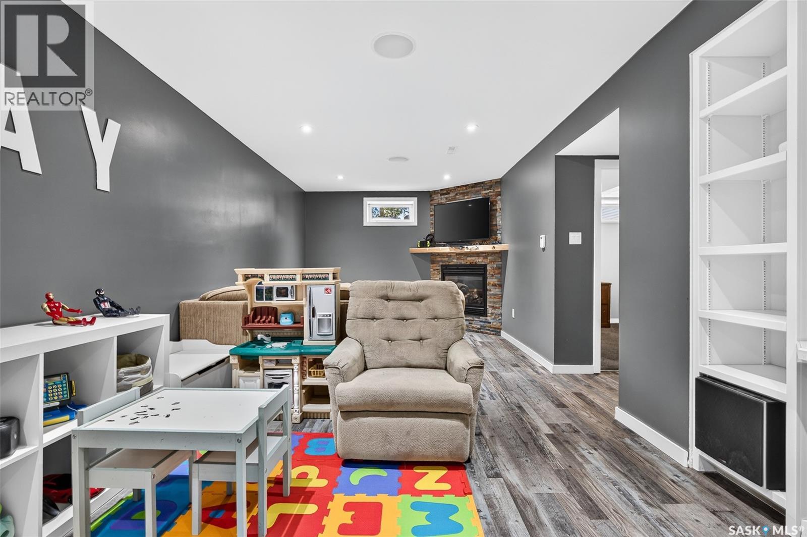 1214 Grandview STREET W - 28