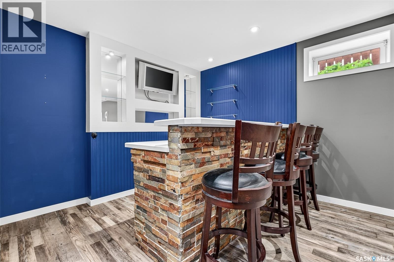 1214 Grandview STREET W - 32