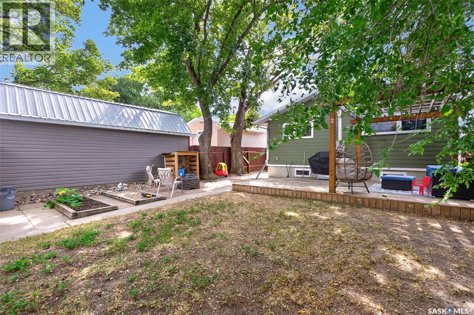 1214 Grandview STREET W - 50