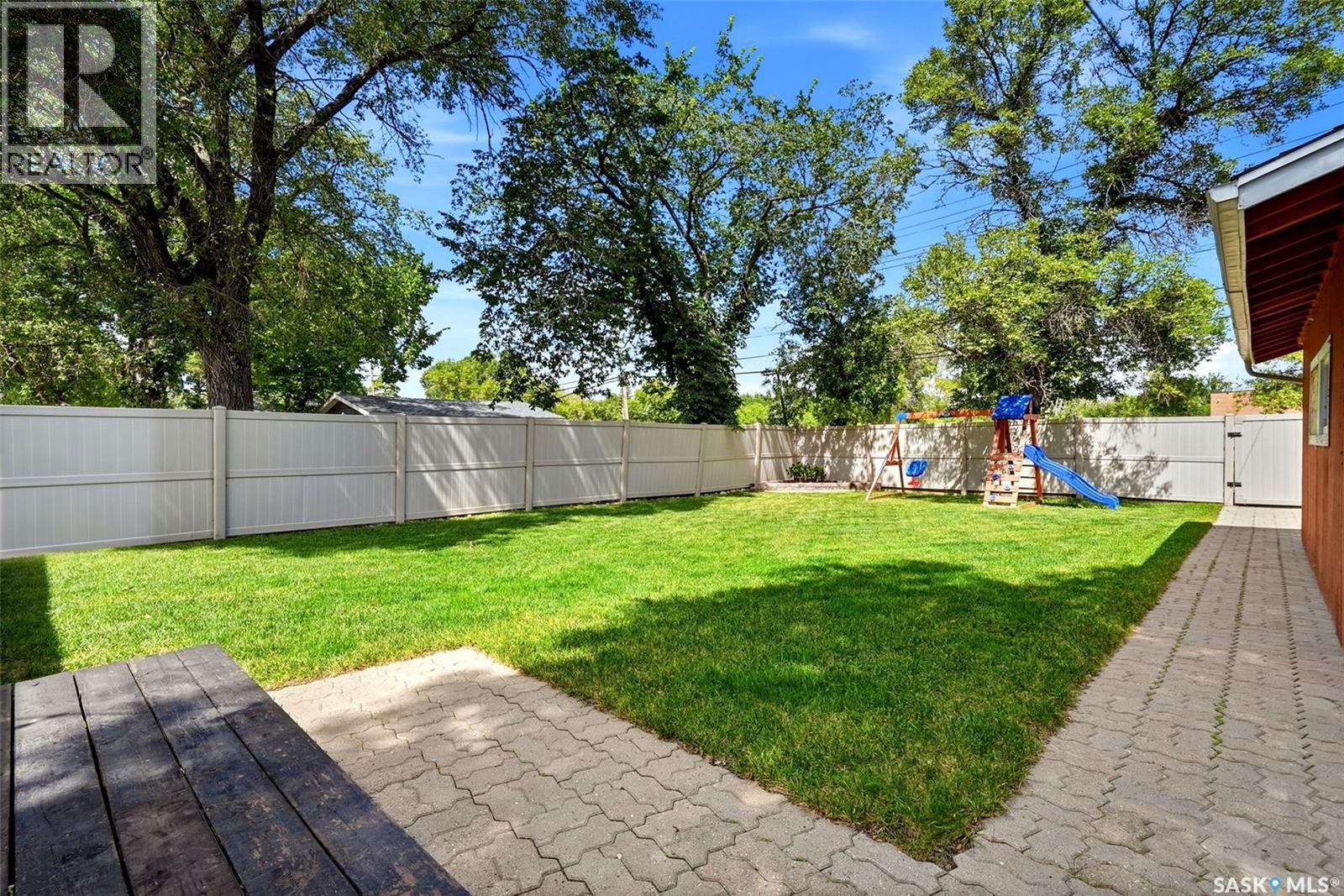 4008 Regina AVENUE - Image 34