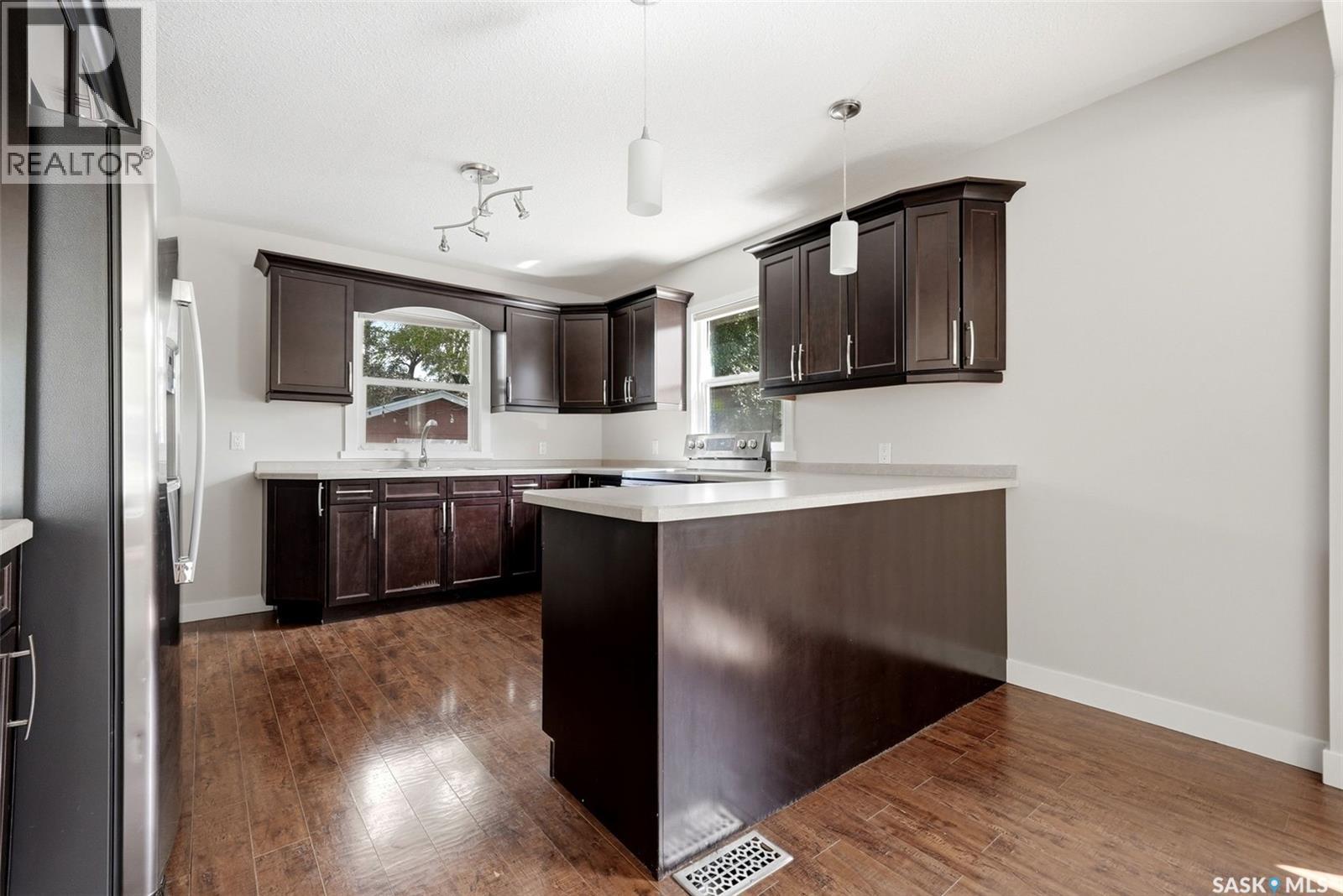 4008 Regina AVENUE - Image 9