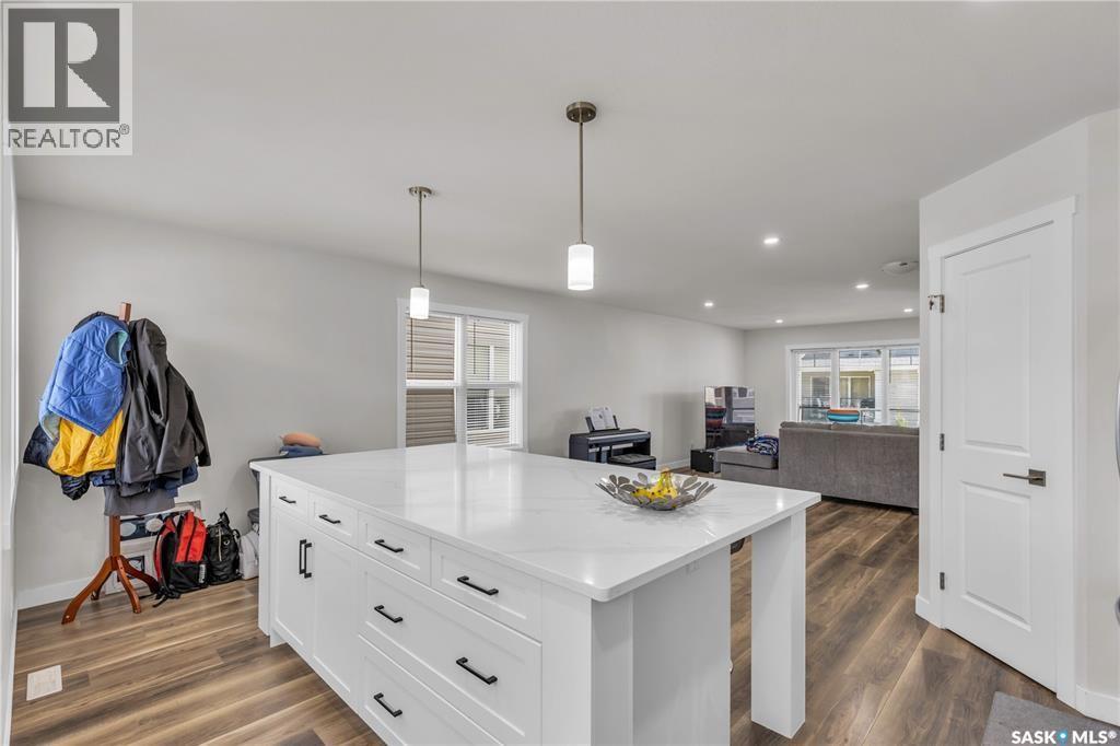#128 315 Dickson CRESCENT - 17