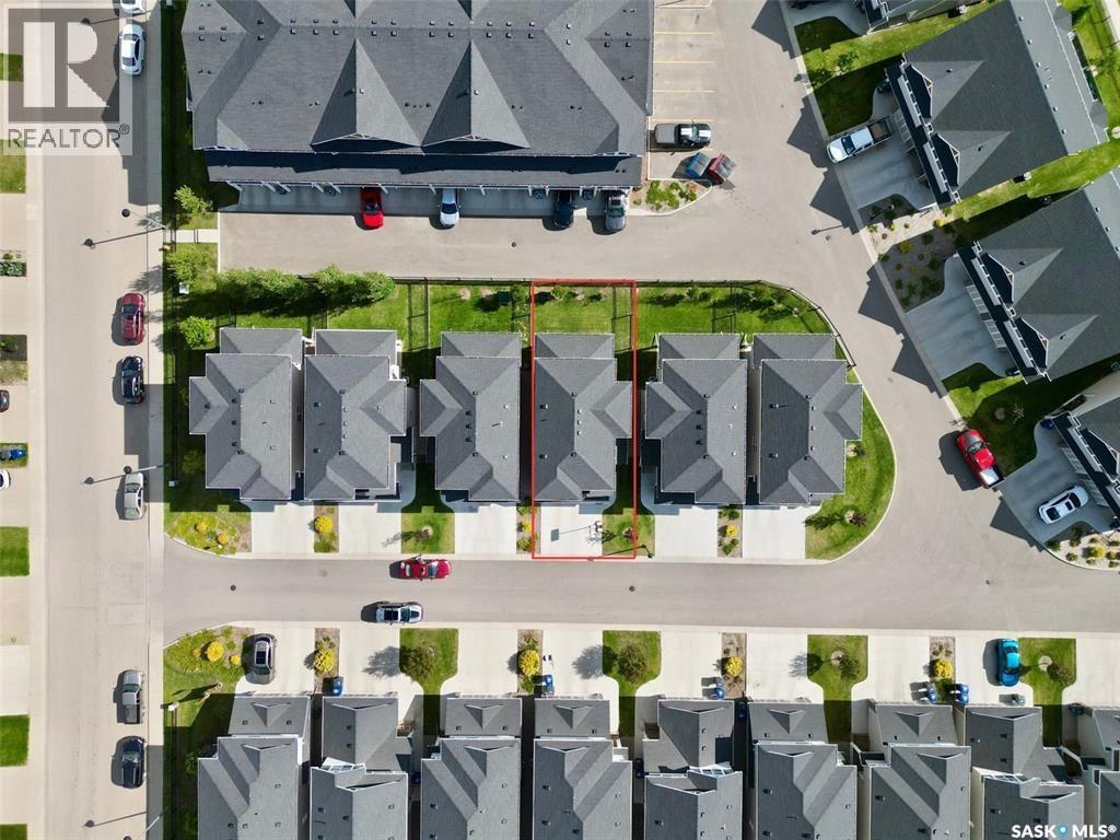 #128 315 Dickson CRESCENT - 7