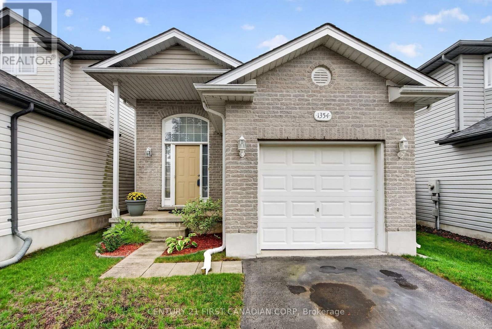 3 bedroom Single Family exterior, 1354 Aspenridge Crescent, London East (East A), Ontario