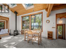 Living room - 1710 Tiber Bay Rd, Cortes Island, BC V0P1K0 Photo 8
