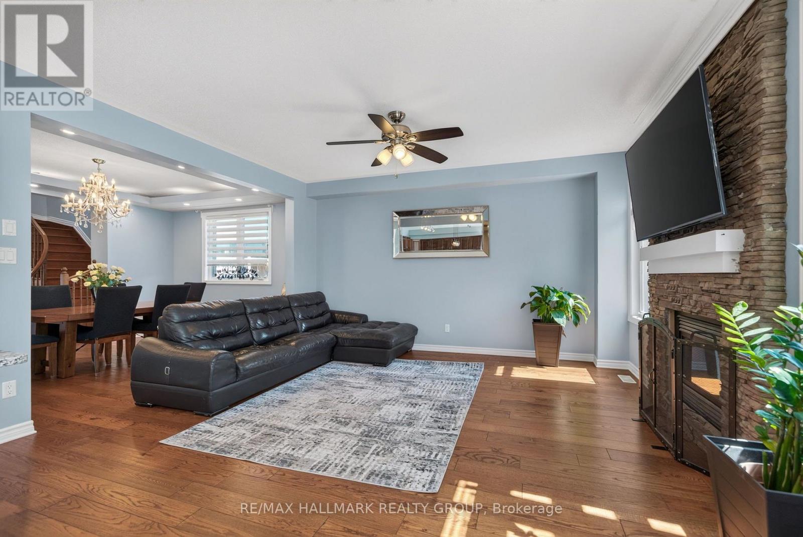 220 ENCLAVE WALK - Image 11