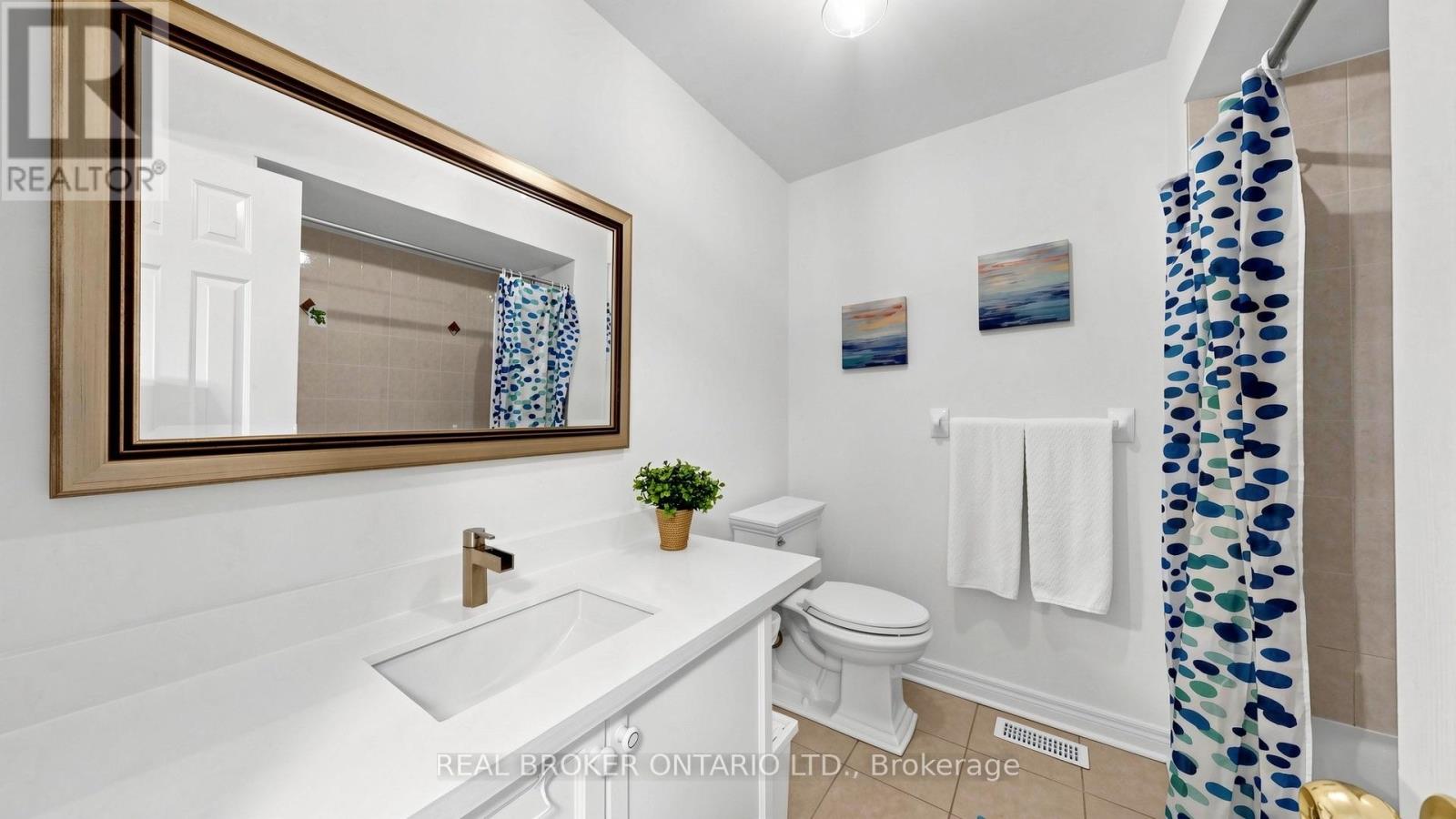 23 PIERA GARDENS - 18