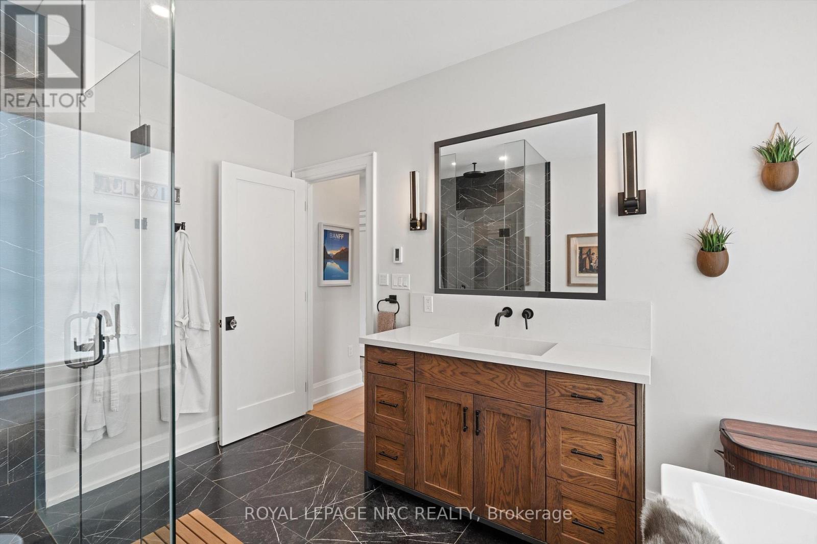 1 BRIARFIELD CRESCENT - Image 22
