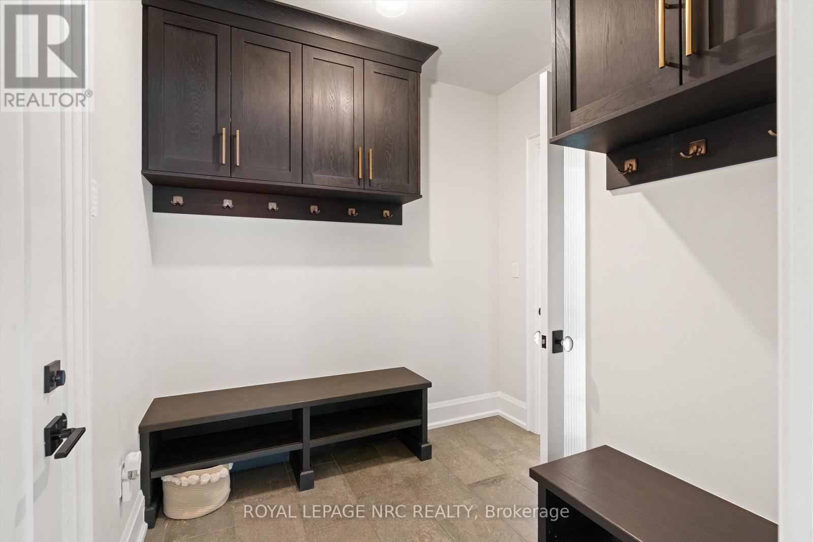 1 BRIARFIELD CRESCENT - 24