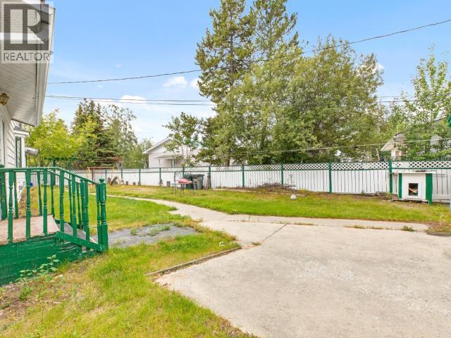 1201 HICKORY STREET - 27