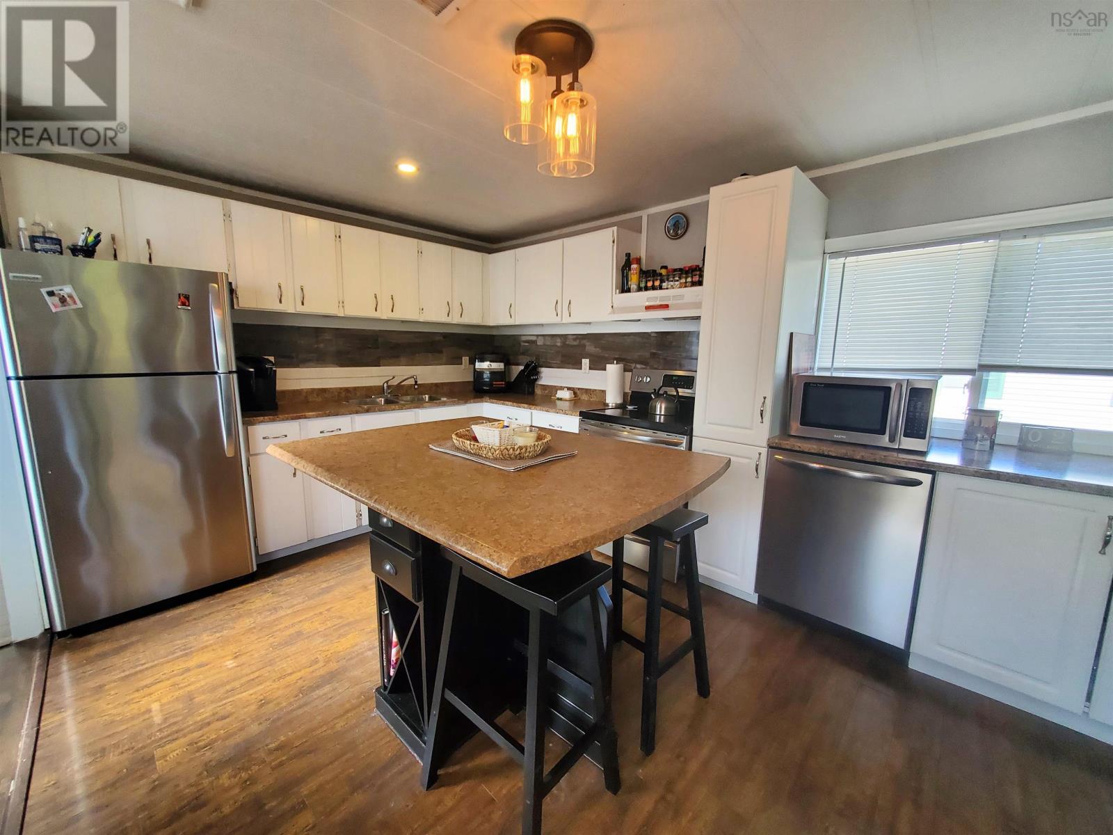 1410 Duck Pond Drive - 12