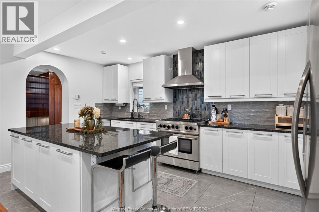 857 THOMPSON BOULEVARD - 11