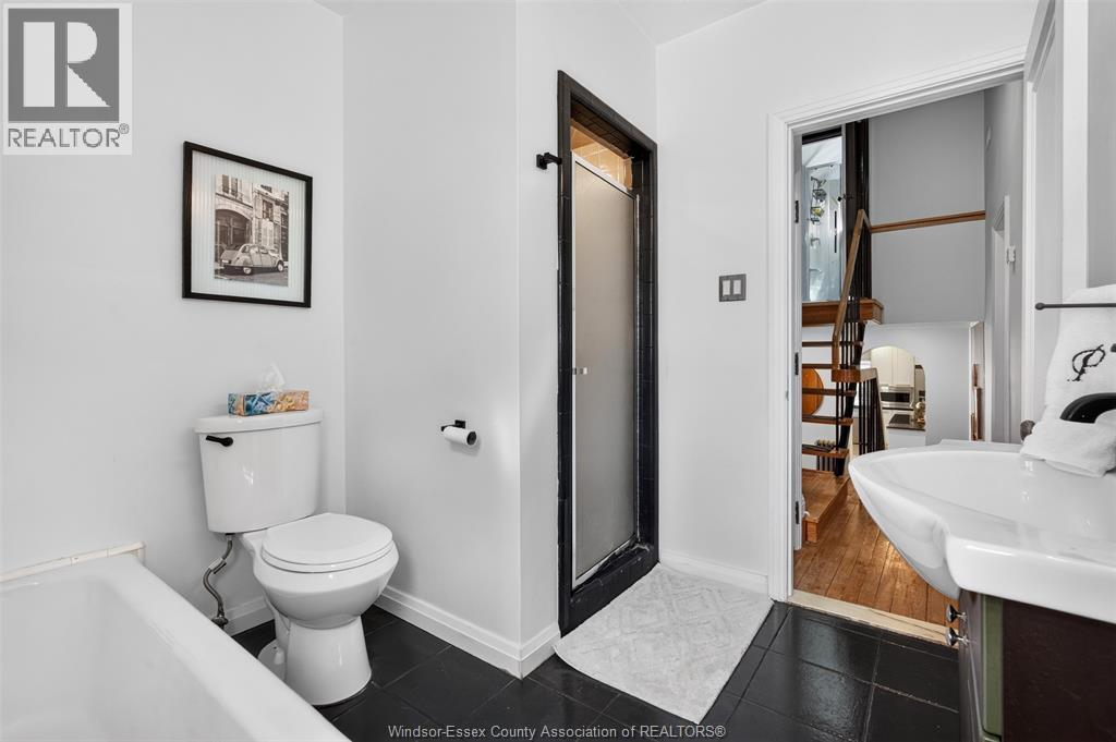 857 THOMPSON BOULEVARD - Image 28