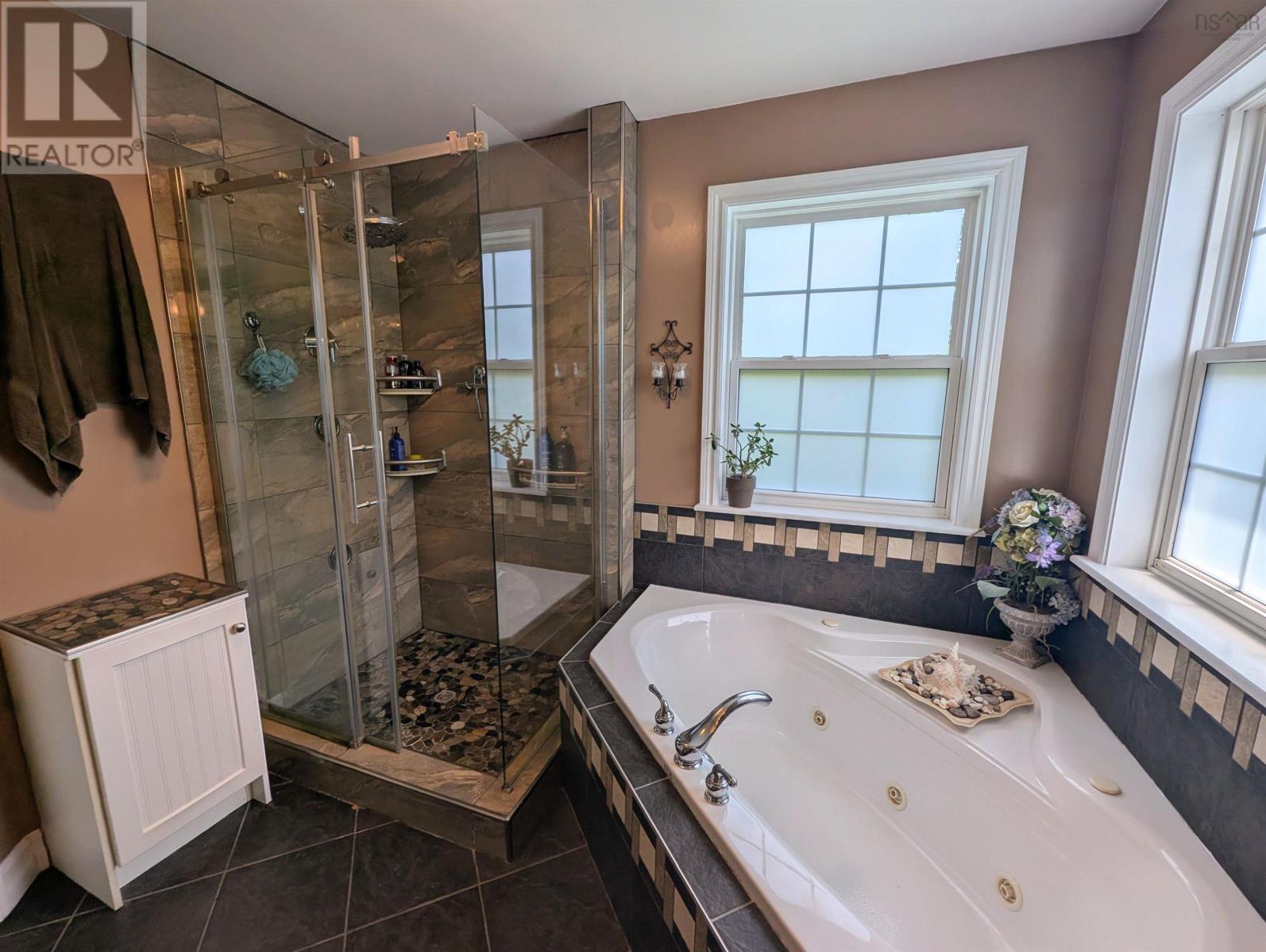 Property 24 of 48 of 94 Valerie Court