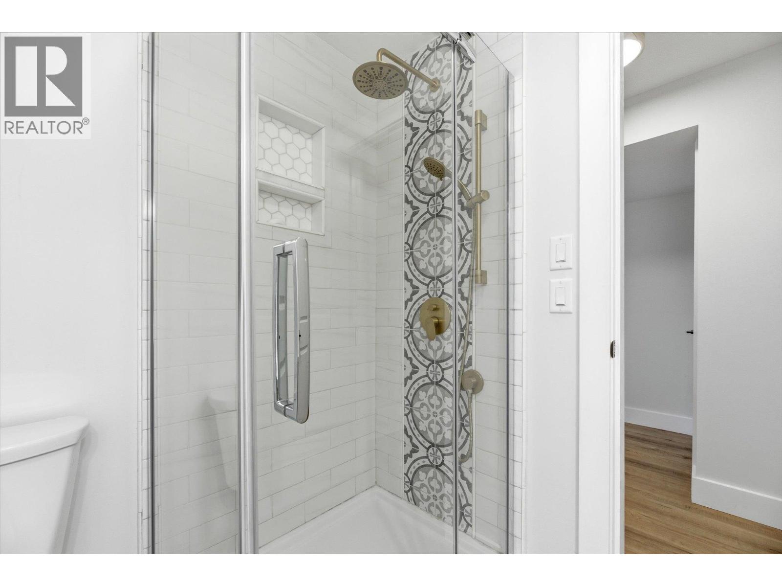  1160 Goldfinch Place, Kelowna