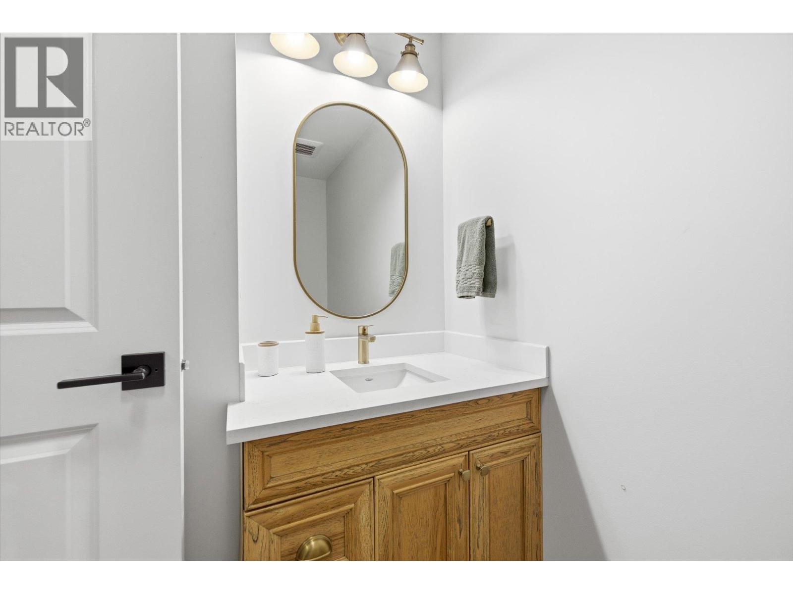  1160 Goldfinch Place, Kelowna