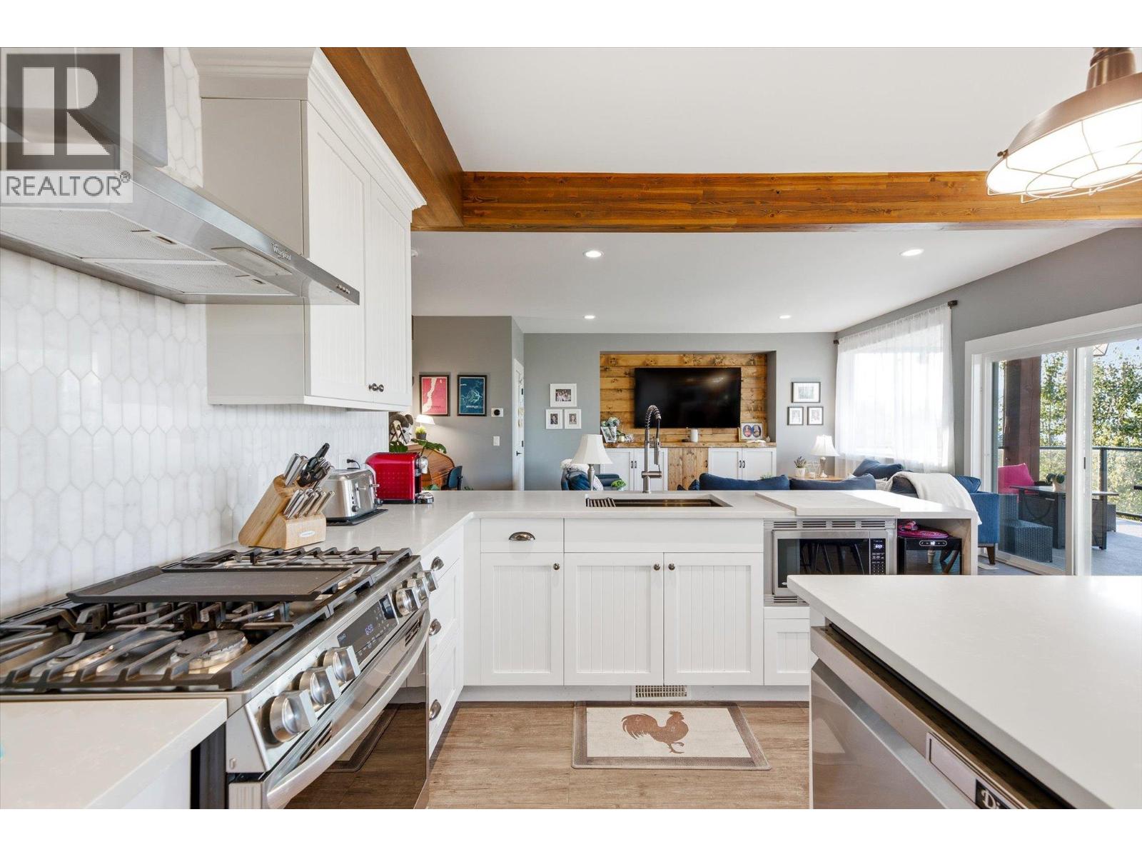  1160 Goldfinch Place, Kelowna