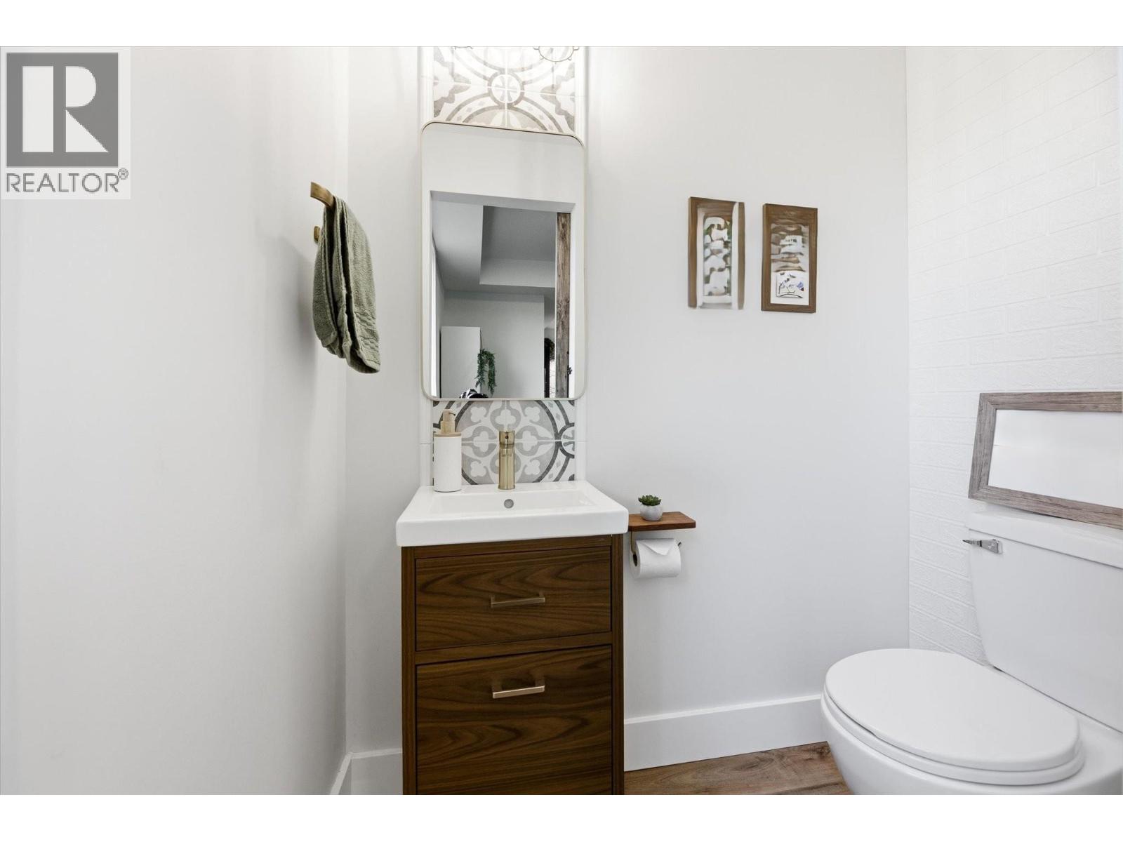  1160 Goldfinch Place, Kelowna
