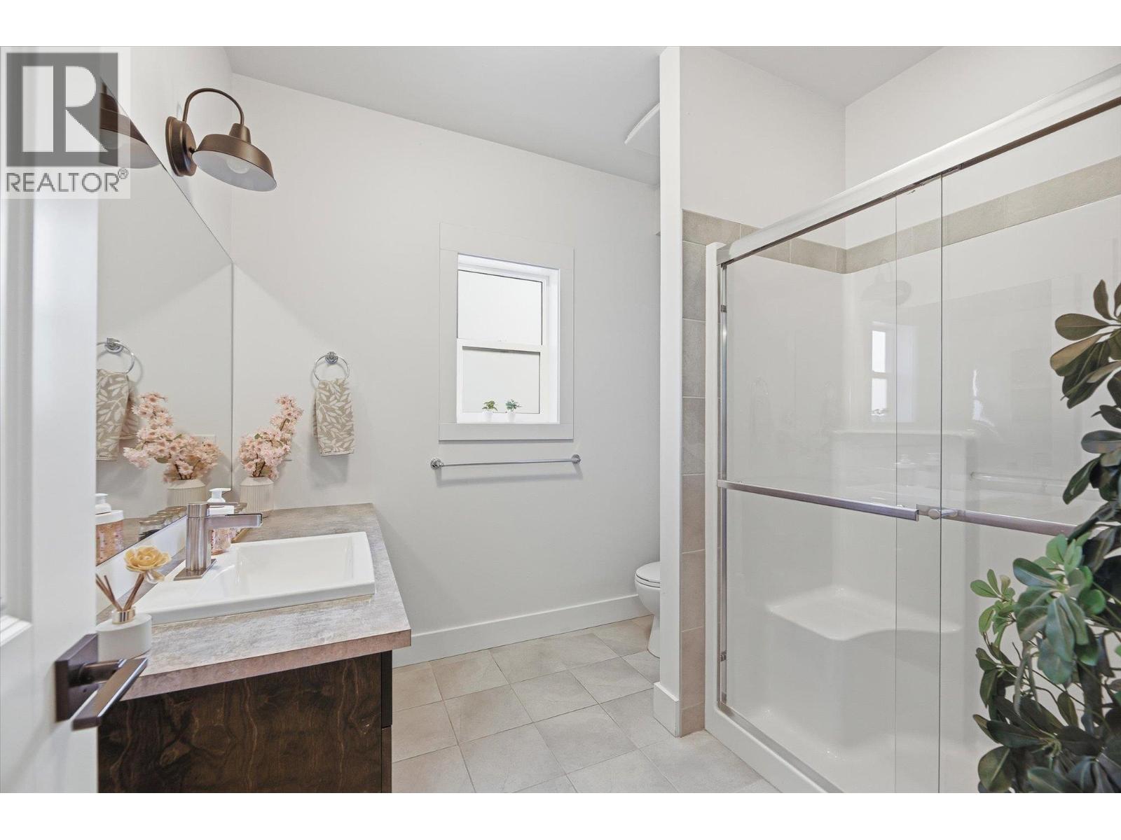  1160 Goldfinch Place, Kelowna