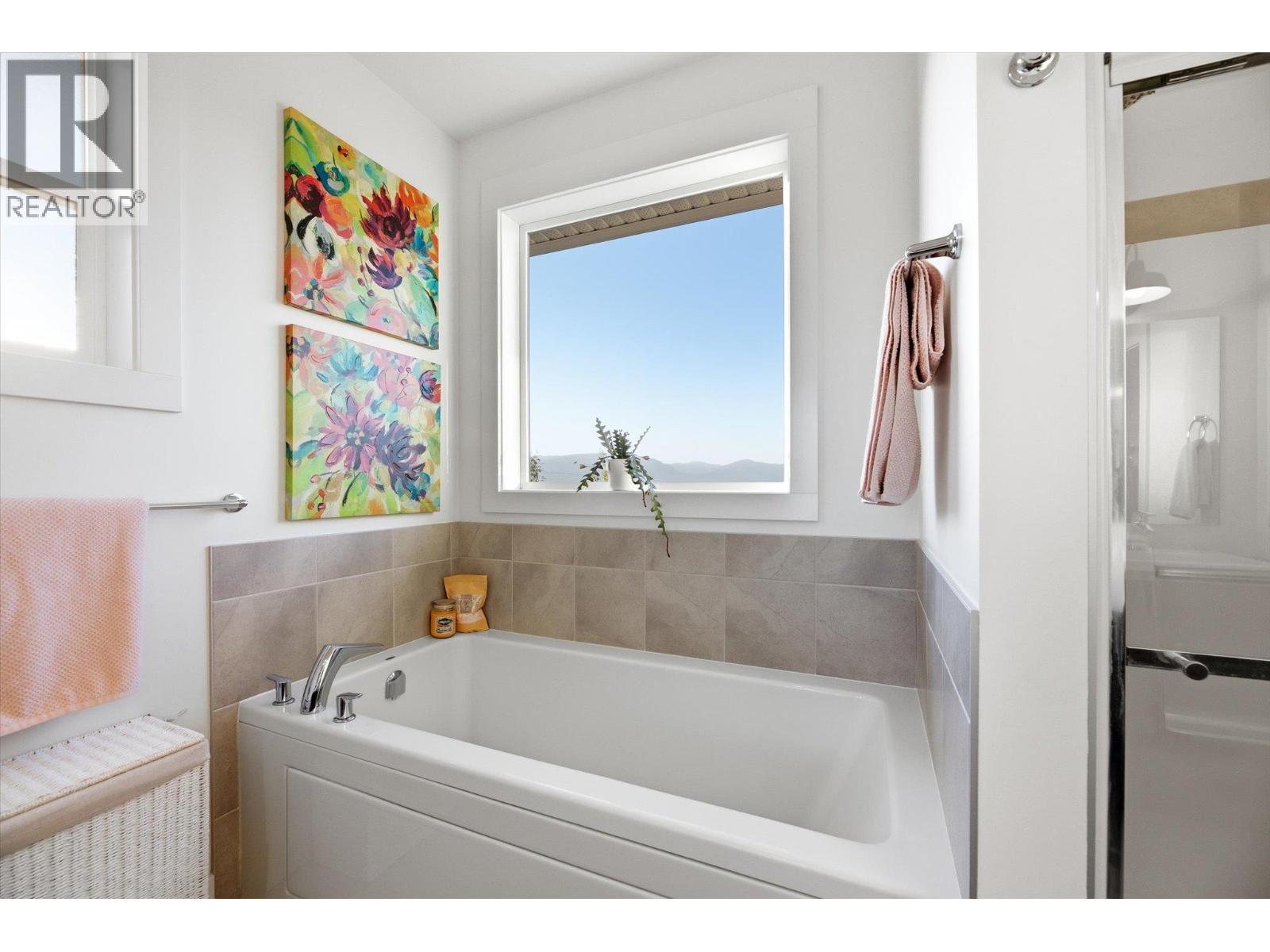  1160 Goldfinch Place, Kelowna