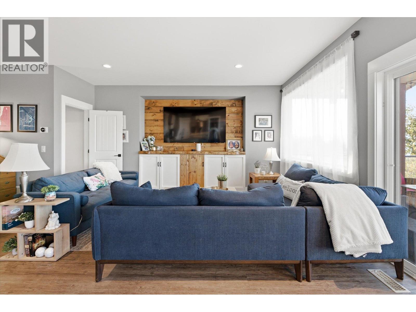  1160 Goldfinch Place, Kelowna