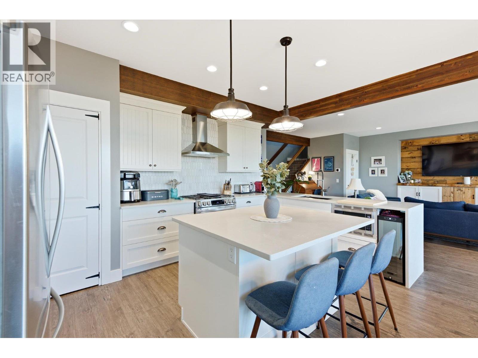  1160 Goldfinch Place, Kelowna