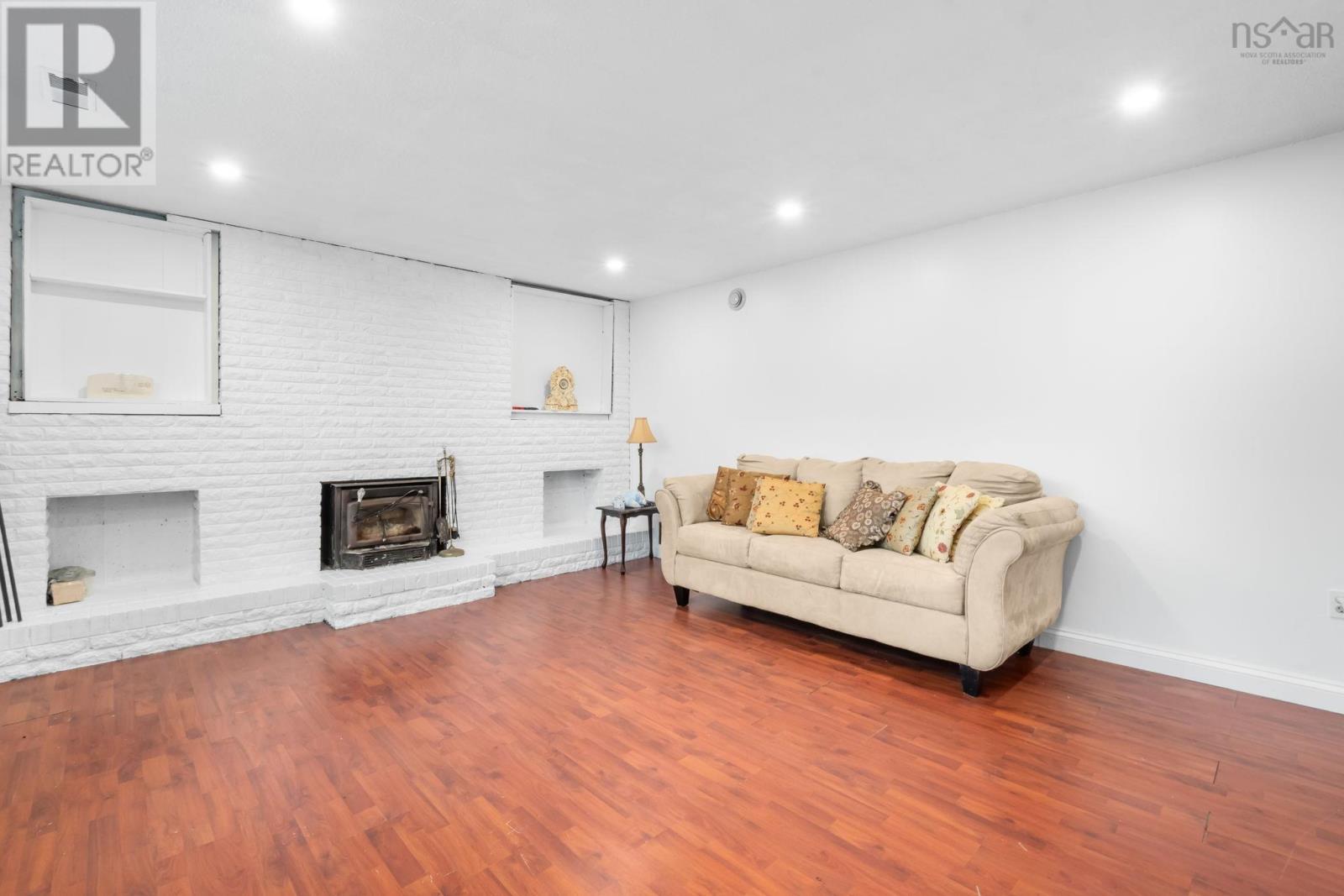 Property 20 of 44 of 42 Spring Avenue Avenue