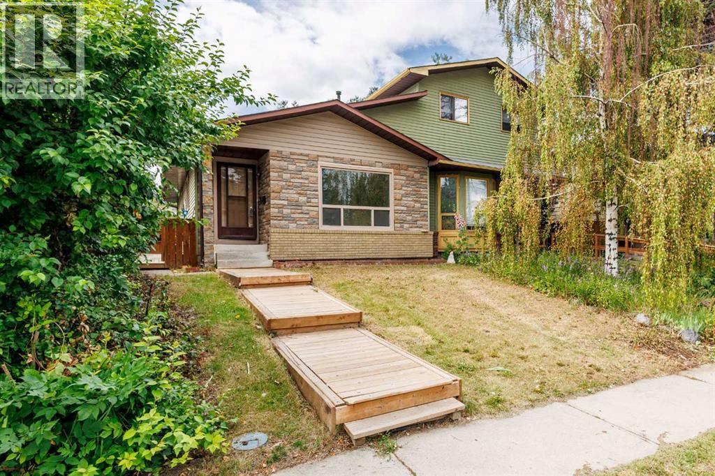 13 Bernard Drive NW, Beddington Heights, Calgary photo 3