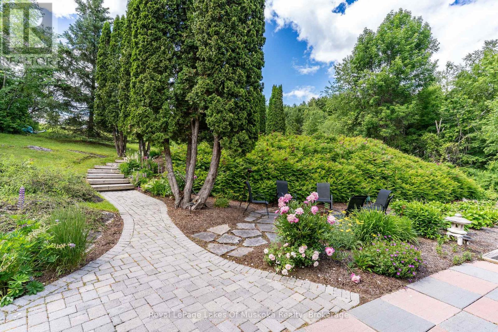 183 SANTAS VILLAGE ROAD - 36