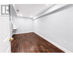 33 Deerwood Crescent, Richmond Hill, ON L4E3V4 Photo 7