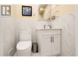 33 Deerwood Crescent, Richmond Hill, ON L4E3V4 Photo 9