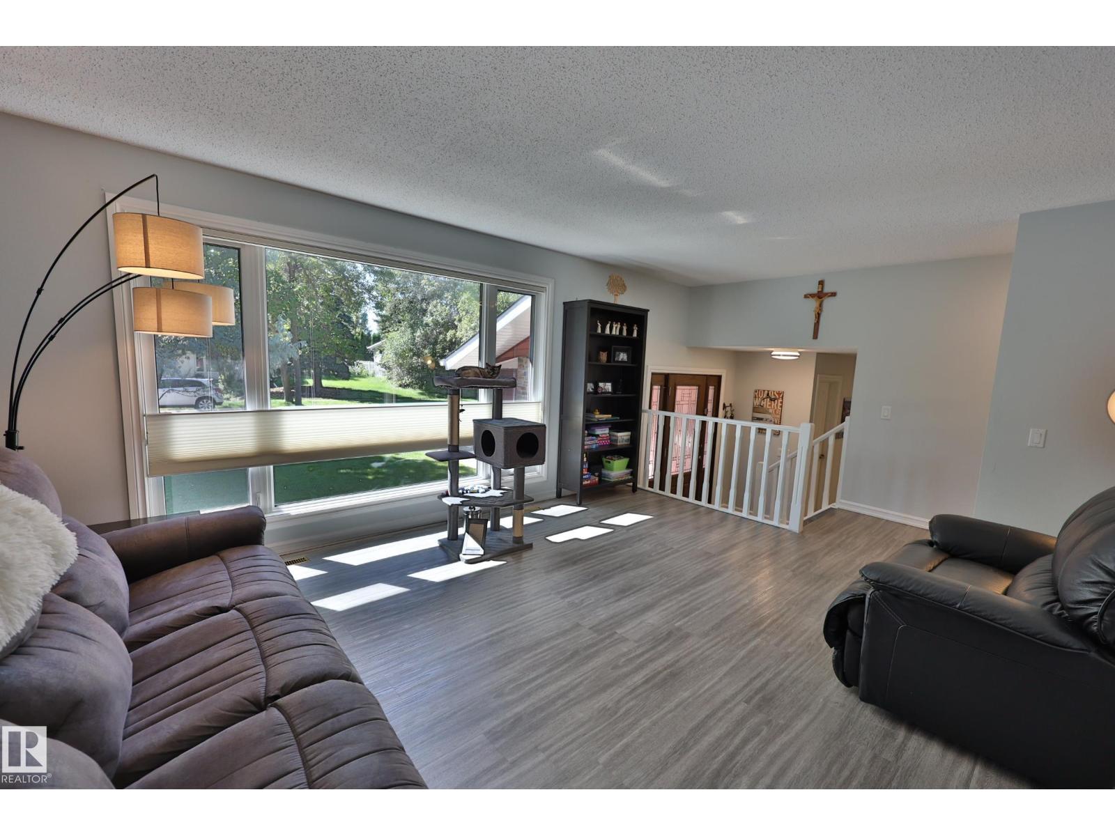26 BUTTERFIELD CR - 11